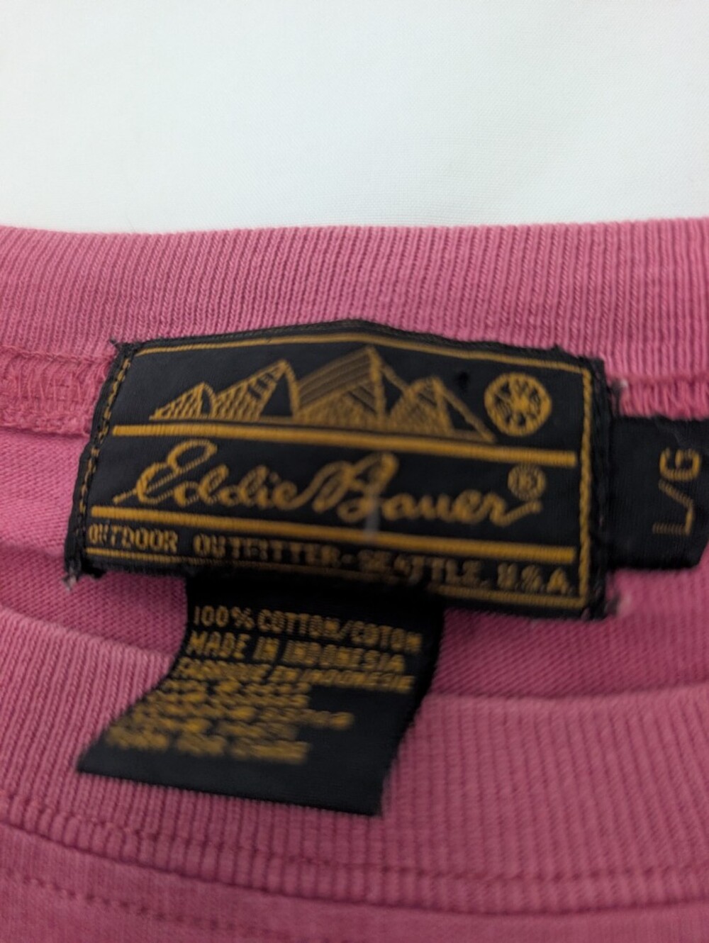 VINTAGE  90s Eddie Bauer T Shirt Men's Large Pink Pocket Made in USA